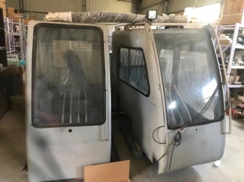 Tadano Front Below Cabin