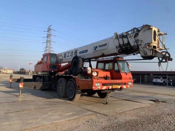 Original Tadano Truck Crane TG-700E