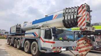 2012 Zoomlion 180ton Truck Crane