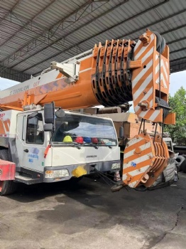 2013 Zoomlion 200ton Truck Crane