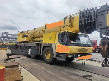 2008 Grove 220ton Truck Crane
