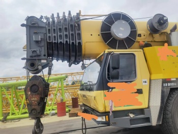 2008 Grove 220ton Truck Crane